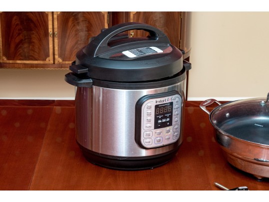 Kitchen Lot With Instant Pot And Cuisinart Electric Skillet With Lid