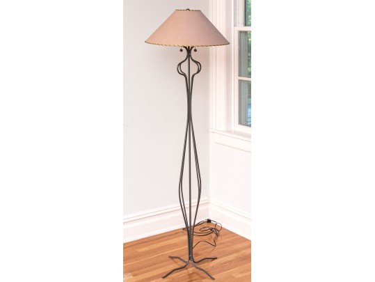 Chic Wireform Floor Lamp With Shade