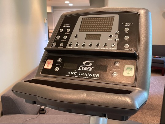 Cyber Arc Trainer Elliptical Machine