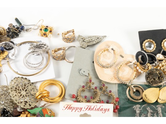 Large Variety Of Fashion Earrings