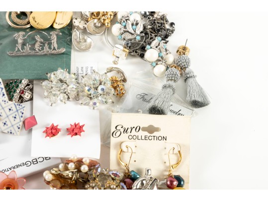Large Variety Of Fashion Earrings