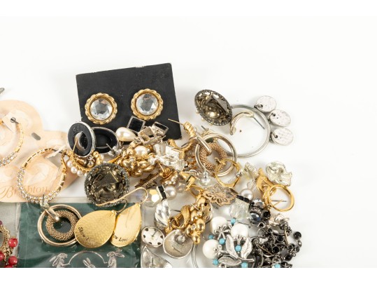 Large Variety Of Fashion Earrings