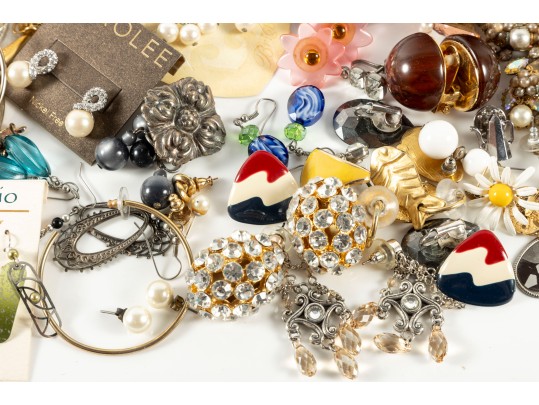 Large Variety Of Fashion Earrings