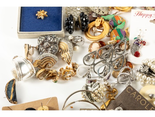 Large Variety Of Fashion Earrings