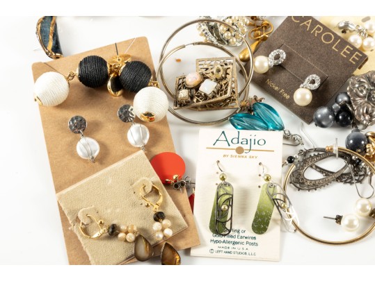 Large Variety Of Fashion Earrings