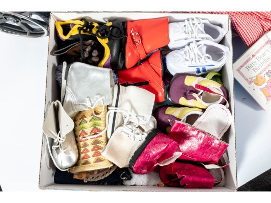 Vintage American Girl Dolls & Accessories