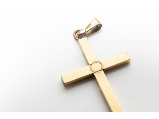 Large Variety Of Fashion Pendants, Rings, And Art Glass Beads