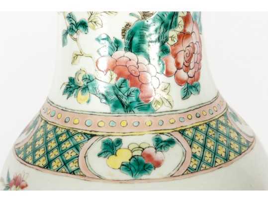 19th Century Chinese Export Famille Rose Vase 