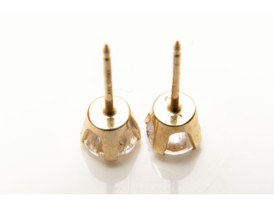 14k Yellow Gold Glass Stud Earrings