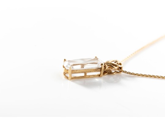 14K Yellow Gold White Zircona Pendant Necklace