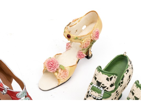 Collection Of MMA Miniature Reproduction Ladies Dress Shoe Ornaments 
