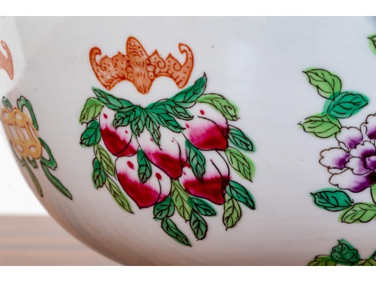 Decorative Chinese Famille Rose Porcelain Bowl