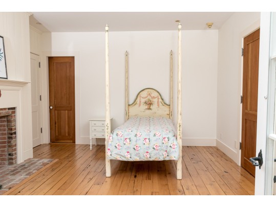 Adorable Paint Finished Poster Twin Bed