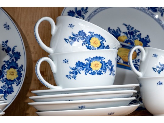 Massive 104 Piece Portuguese Vista Alegre 