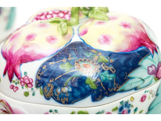 Set Of Eight Mottahedeh Chinese Export Tobacco Leaf Pattern Pomegranate Form Lidded Bowls