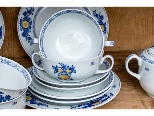 Massive 104 Piece Portuguese Vista Alegre 