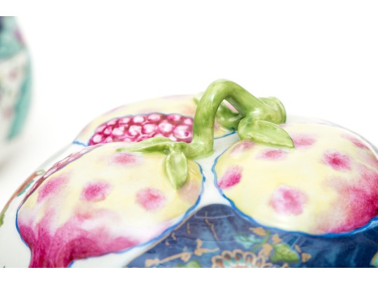 Set Of Eight Mottahedeh Chinese Export Tobacco Leaf Pattern Pomegranate Form Lidded Bowls