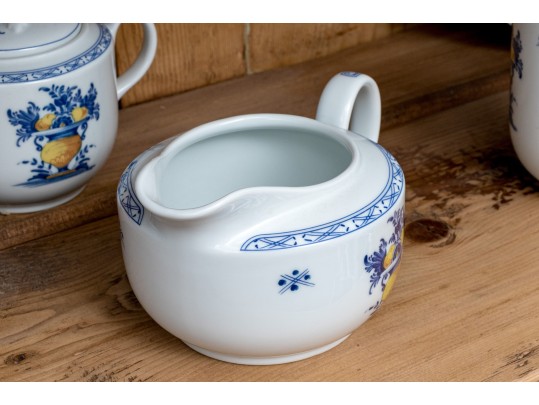 Massive 104 Piece Portuguese Vista Alegre 