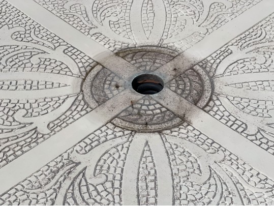 Elegant Neoclassical Style Outdoor Dining Set