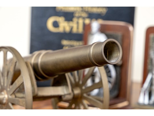 Collection Of Civil War Themed Decor Including Danbury Mint