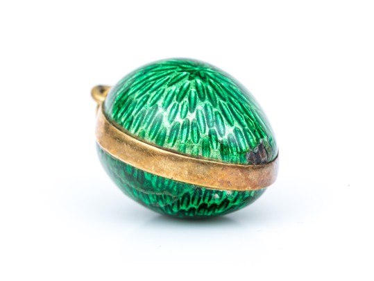 18k Yellow Gold Beautiful Green Enamel Guilloche Enamel Easter Egg Pendant