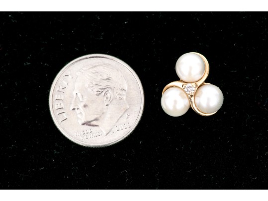 14k Yellow Gold Retro Triple Cultured Pearl Pendant, 5.25 Mm, With Diamond