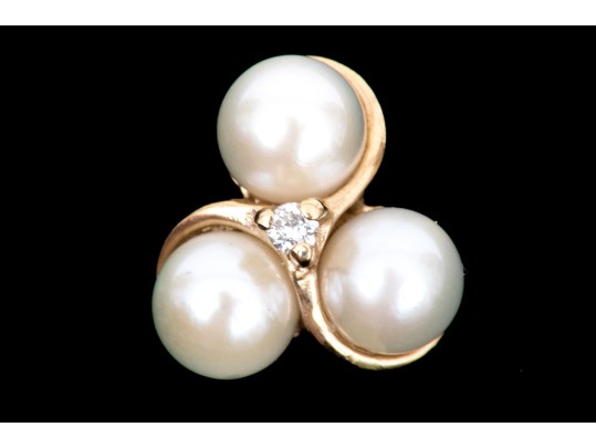 14k Yellow Gold Retro Triple Cultured Pearl Pendant, 5.25 Mm, With Diamond