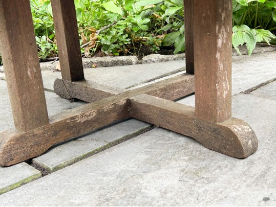 Quality Teak Round Dining Table