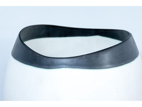 Contemporary Zodax Tasso White Eclipse Vase With Black Rim (Retail $323)