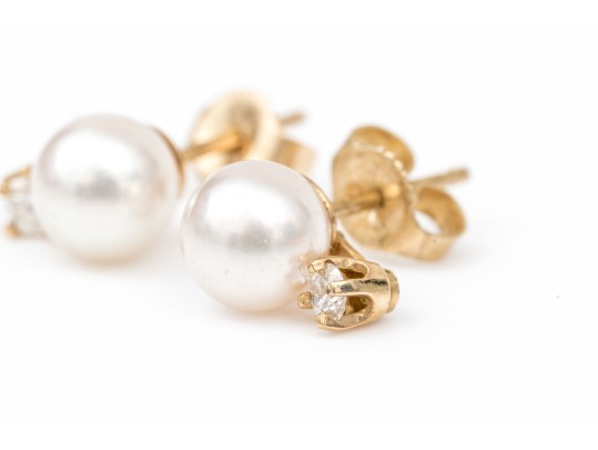 14k Yellow Gold Pretty 5.75 Mm Cultured Pearl Stud Earrings Set With Diamonds, App. 0.08 TCW