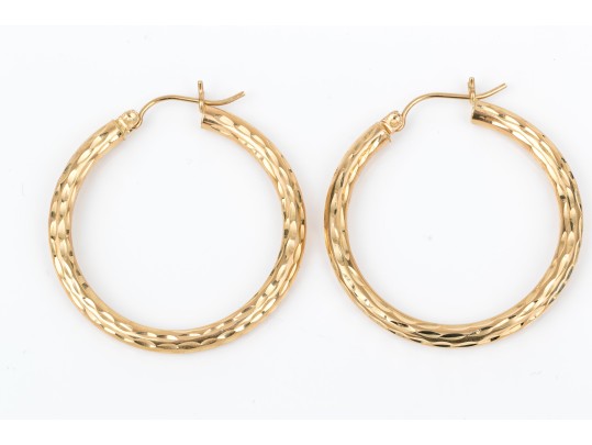 14k Yellow Gold Striking Diamond Cut Round Hoop Earrings