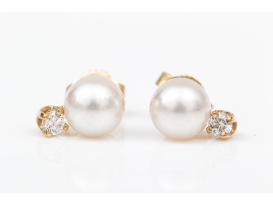 14k Yellow Gold Pretty 5.75 Mm Cultured Pearl Stud Earrings Set With Diamonds, App. 0.08 TCW