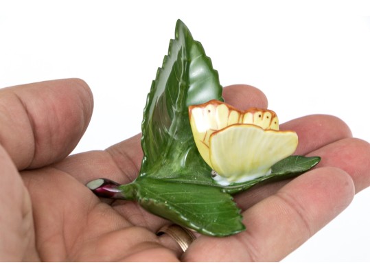 Two Herend Rothschild Pattern Table Top Items With A Leaf And Butterfly