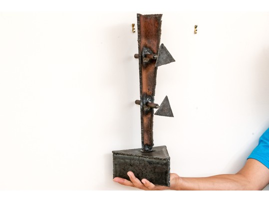 Lawrence Berger (New York, 1923-2024) Mid-century Brutalist Iron Wall Mounted Abstract Sculpture