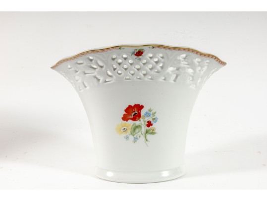 OSCAR DE LA RENTA Roya Poppy Pierced Vase