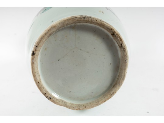 Late Qing Dynasty Chinese Sanniang Vase