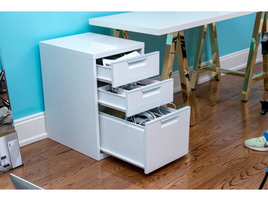 Chic Office Set Including Pottery Barn Teen