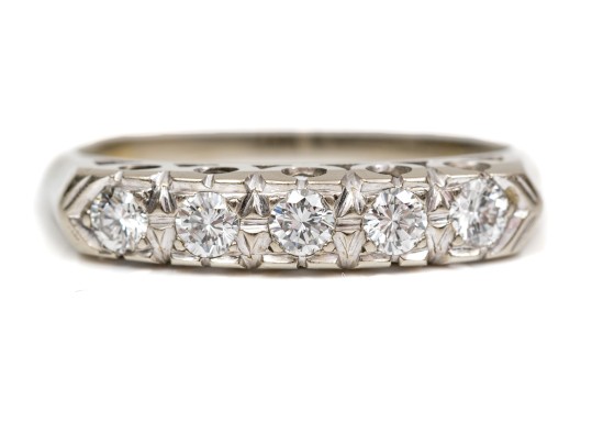 14k White Gold Classic Five Stone Diamond Band Ring, App. 0.25 TCW, Size 7.5