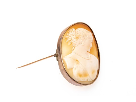 14k Gold Handsome Antique Cameo Brooch