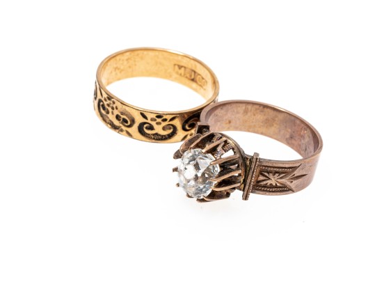 9k Gold Pair Of Beautiful Patterned Antique Rings, Sizes 8.75