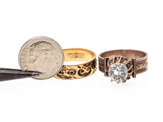 9k Gold Pair Of Beautiful Patterned Antique Rings, Sizes 8.75