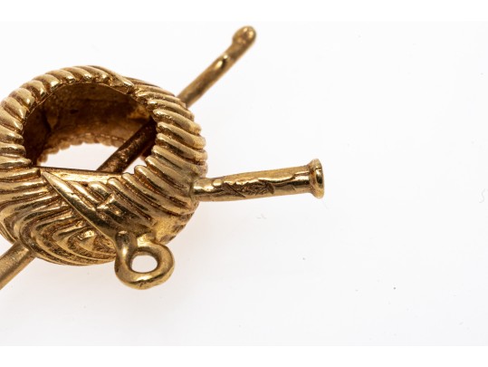 14k Yellow Gold Quaint Knitting Needles And Yarn Pendant