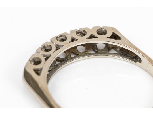 14k White Gold Classic Five Stone Diamond Band Ring, App. 0.25 TCW, Size 7.5