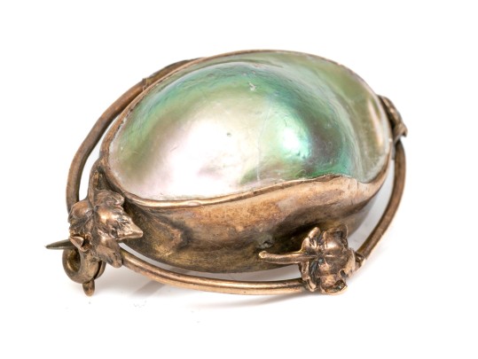 10k Yellow Gold Lovely Vintage Grey Cultured Mabe Pearl Brooch