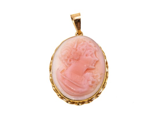 Classic 14K Pink Cameo Pendant