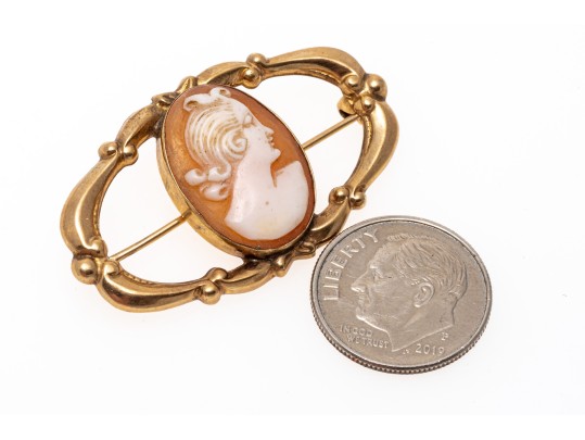 14k Gold Attractive Vintage Cameo Brooch