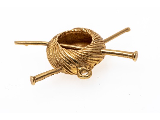 14k Yellow Gold Quaint Knitting Needles And Yarn Pendant