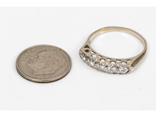 14k White Gold Classic Five Stone Diamond Band Ring, App. 0.25 TCW, Size 7.5