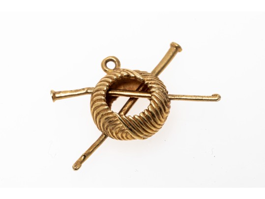 14k Yellow Gold Quaint Knitting Needles And Yarn Pendant