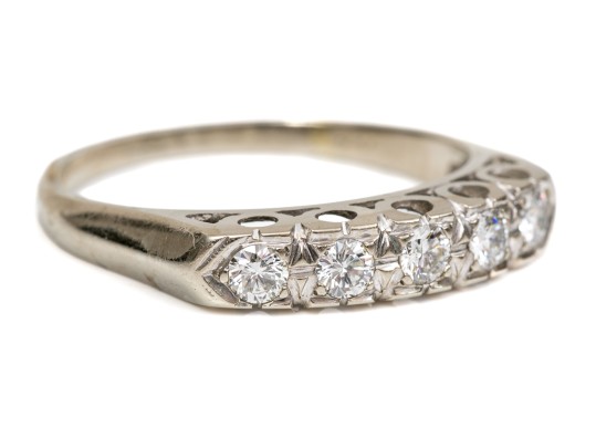 14k White Gold Classic Five Stone Diamond Band Ring, App. 0.25 TCW, Size 7.5